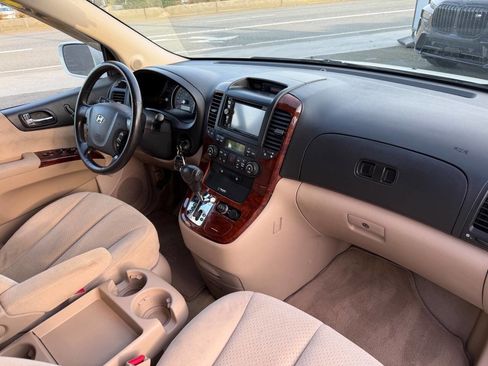 Used 2007 Hyundai Entourage GLS image 19