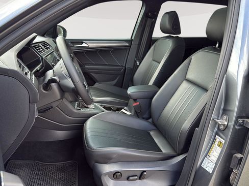 Used 2022 Volkswagen Tiguan SE R-Line image 12