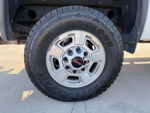 Used 2018 GMC Sierra 2500 SLE w/ HD SLE Preferred Plus Package AWD/4WD image 21