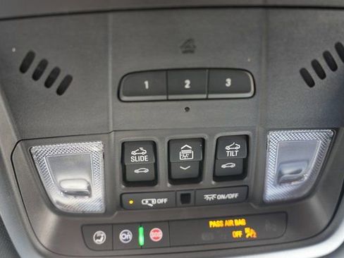 Used 2024 Buick Enclave Avenir image 34