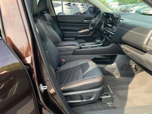 Used 2022 Nissan Pathfinder Platinum w/ Lighting Package (N92) AWD/4WD image 30