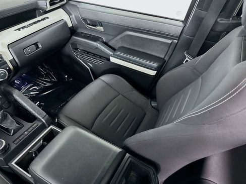 Used 2024 Toyota Tacoma TRD Off-Road image 22