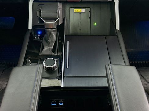 Used 2023 Toyota Tundra Platinum image 14