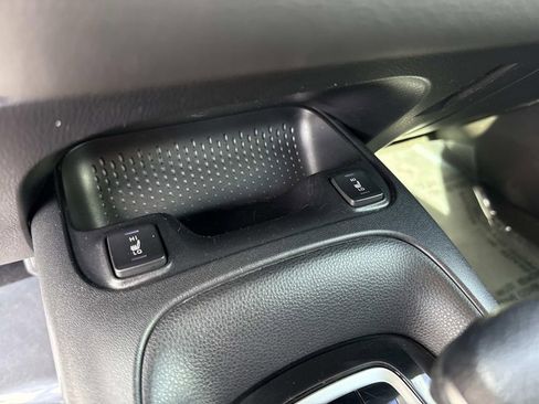 Used 2022 Toyota Corolla XLE image 31