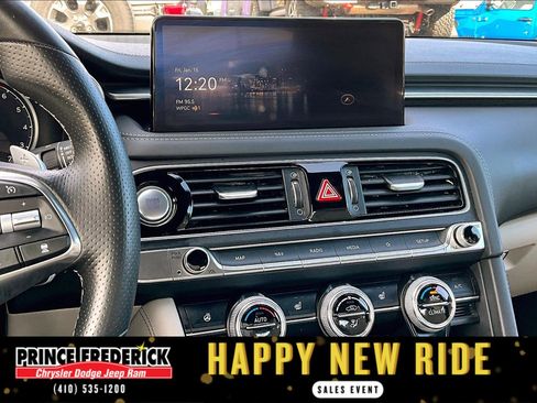 Used 2023 Genesis G70 2.0T image 6