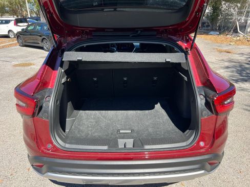 Used 2025 Chevrolet Trax LT w/ LT Convenience Package image 27