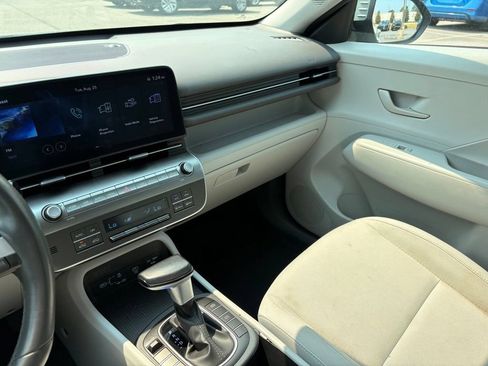 Certified 2025 Hyundai Kona SEL FWD image 20