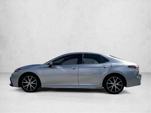 Used 2023 Toyota Camry SE FWD image 6
