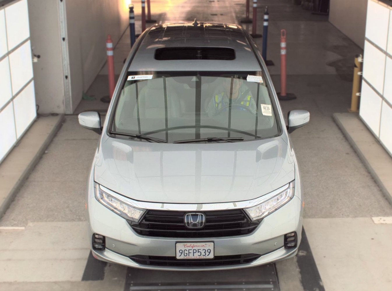 Used 2023 Honda Odyssey Touring image 2