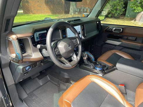 Used 2022 Ford Bronco Outer Banks w/ Sasquatch Package AWD/4WD image 11