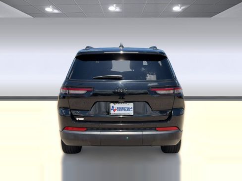 Used 2024 Jeep Grand Cherokee L Altitude AWD/4WD image 10