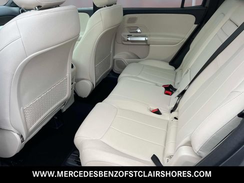 Used 2026 Mercedes-Benz GLB 250 4MATIC image 12