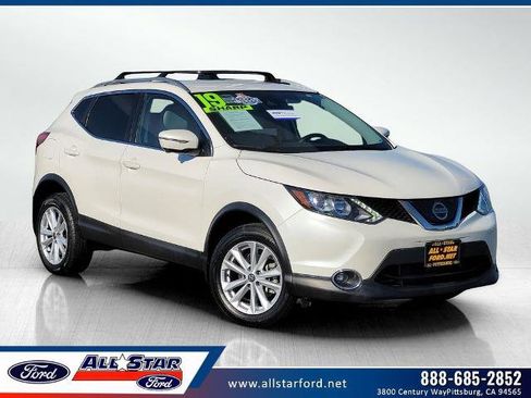 Used 2019 Nissan Rogue Sport SV w/ Technology Package image 1