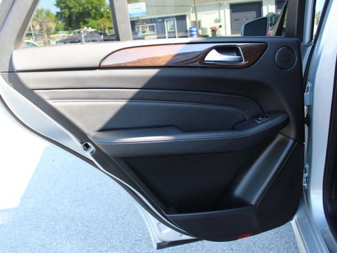 Used 2014 Mercedes-Benz ML 350 2WD w/ Premium 1 Package image 18