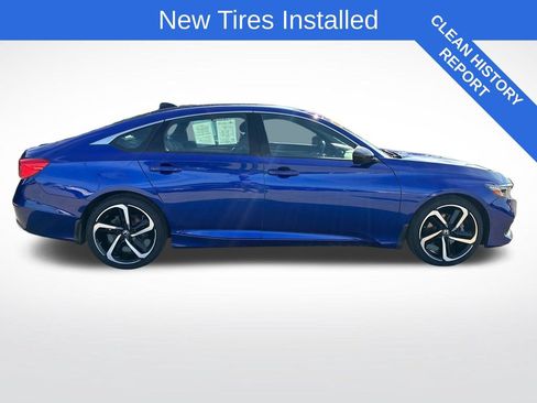 Used 2022 Honda Accord Sport image 2