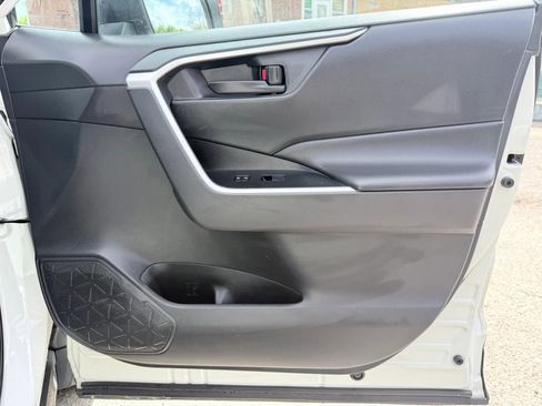 Used 2019 Toyota RAV4 LE w/ All Weather Liner Package AWD/4WD image 23