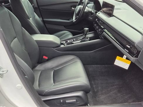 Used 2025 Honda Accord Sport image 19