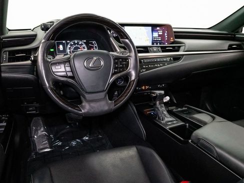 Used 2020 Lexus ES 300h w/ Premium Package image 7