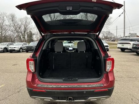 Used 2023 Ford Explorer XLT w/ Equipment Group 202A image 21