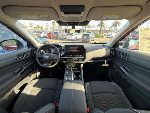 New 2026 Nissan Pathfinder SV image 14