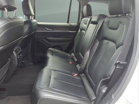 Used 2023 Jeep Grand Cherokee Limited w/ Black Appearance Package RWD image 17