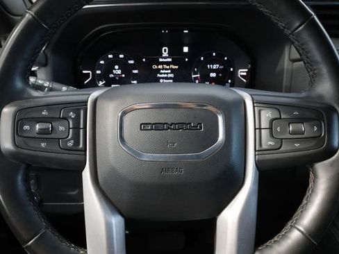 Used 2023 GMC Yukon Denali image 15