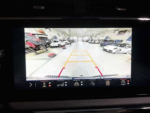 Used 2024 GMC Sierra 2500 AT4 w/ AT4 Premium Plus Package image 18