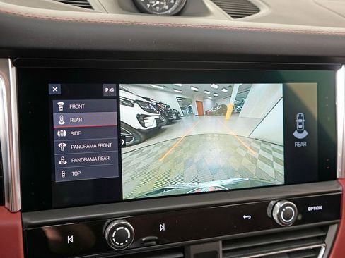 New 2026 Porsche Macan image 28