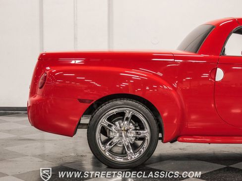 Used 2003 Chevrolet SSR w/ Preferred Equipment Group image 31