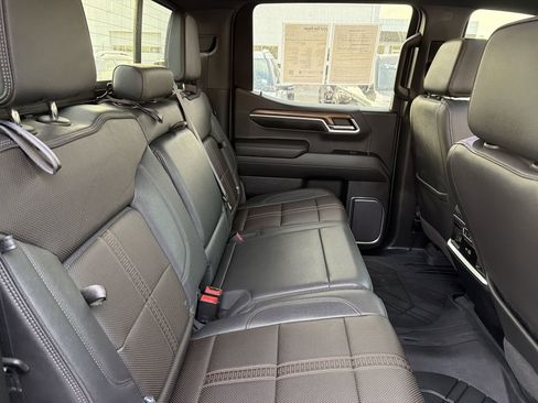 Certified 2022 Chevrolet Silverado 1500 High Country w/ High Country Premium Package image 13