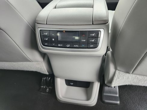 Used 2016 Toyota Highlander Limited AWD/4WD image 22