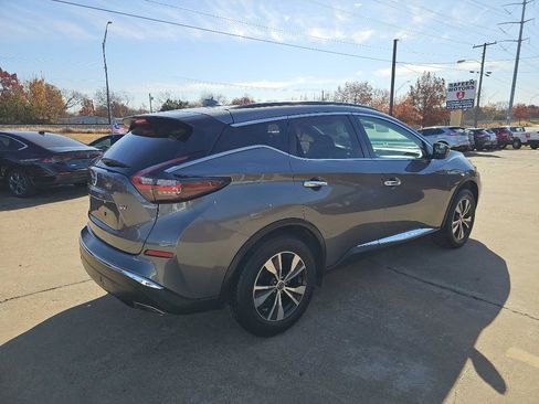 Used 2020 Nissan Murano SV image 2