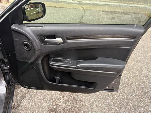 Used 2016 Chrysler 300 Limited w/ Driver Convenience Group image 24