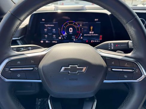Certified 2025 Chevrolet Suburban Z71 AWD/4WD image 25