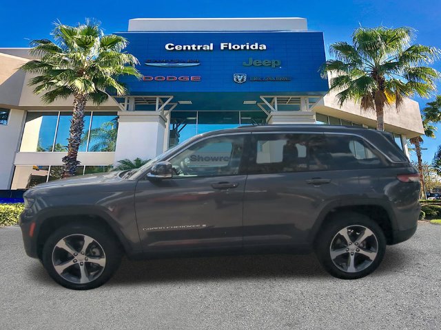 Certified 2023 Jeep Grand Cherokee Limited w/ Trailer Tow Prep Group (B) AWD/4WD image 8