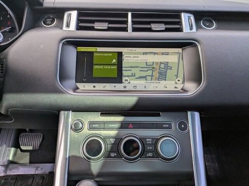 Used 2017 Land Rover Range Rover Sport SE image 26