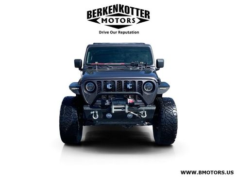 Used 2020 Jeep Gladiator Sport w/ Quick Order Package 24S AWD/4WD image 2