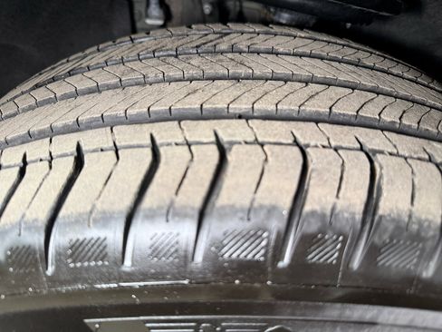 Used 2025 Chevrolet Equinox EV LT image 29