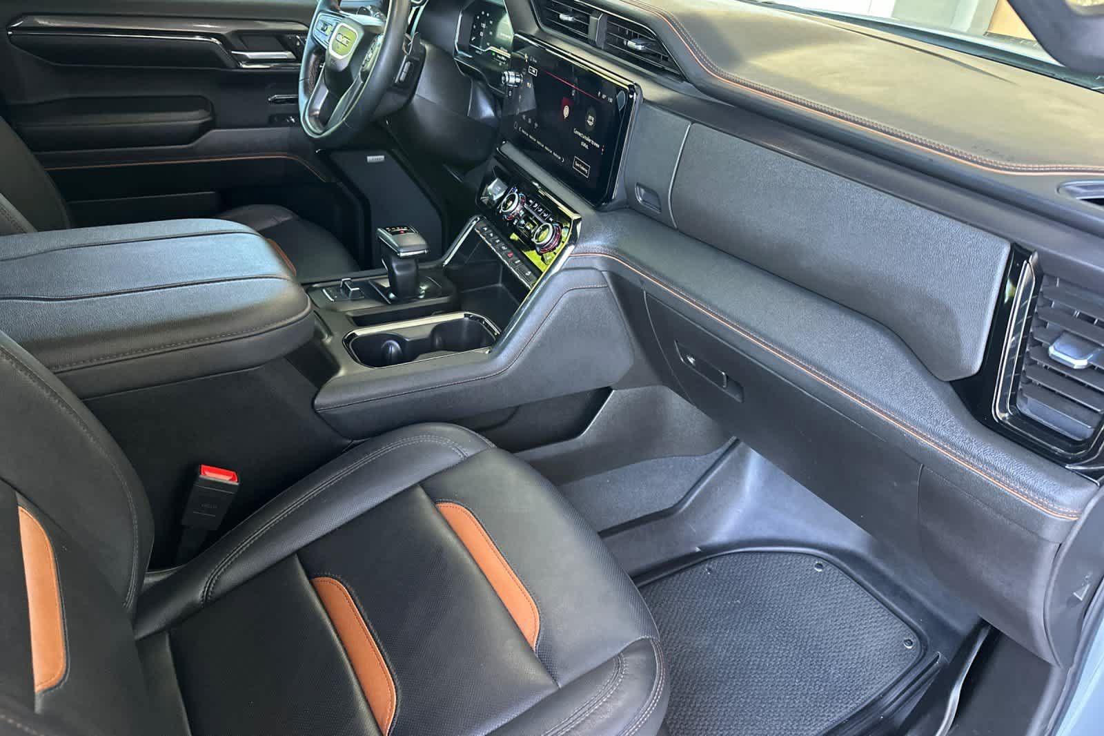 Used 2024 GMC Sierra 1500 AT4 w/ Technology Package AWD/4WD image 16