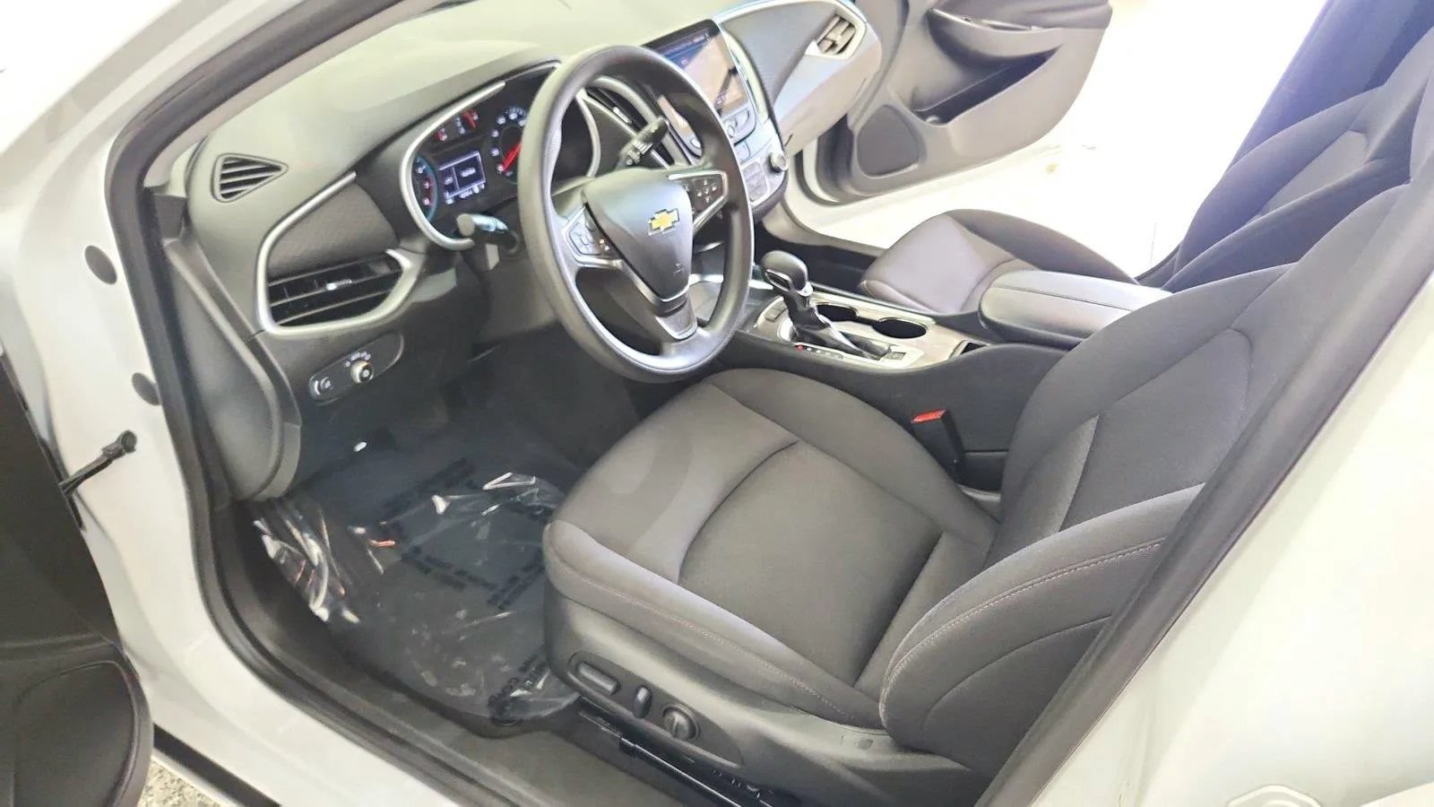 Used 2024 Chevrolet Malibu LT FWD image 13