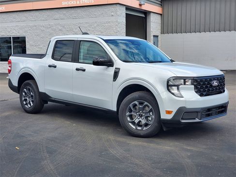 New 2025 Ford Maverick XLT w/ XLT Luxury Package image 2