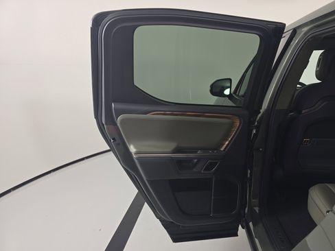 Used 2022 Rivian R1T Launch Edition image 17