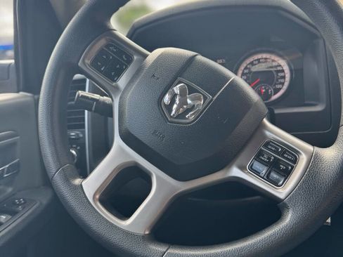 Used 2021 RAM 1500 Classic SLT image 26