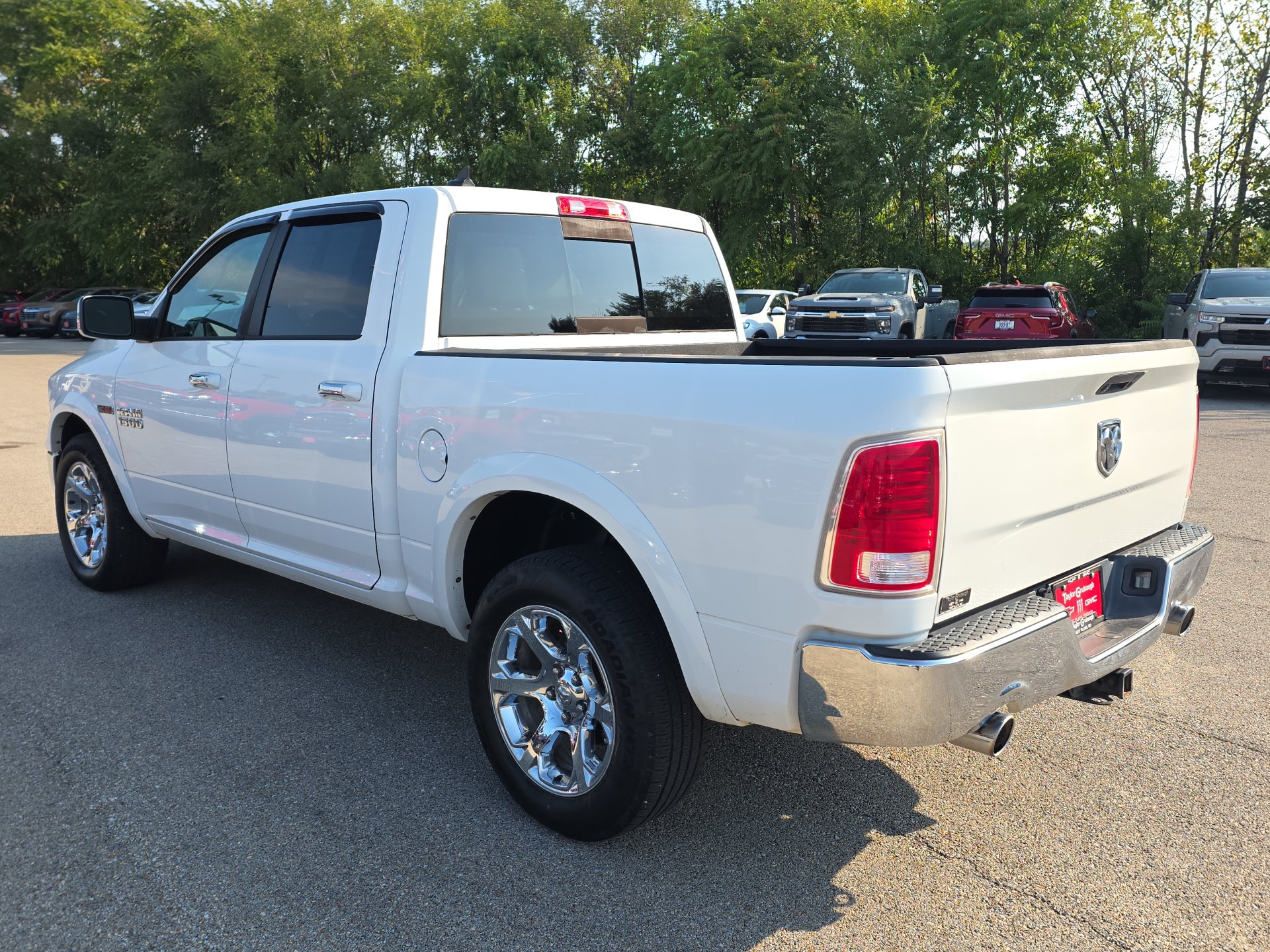 Used 2016 RAM 1500 Laramie w/ Convenience Group AWD/4WD image 6