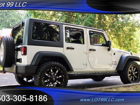 Used 2015 Jeep Wrangler Unlimited Sport w/ Quick Order Package 24S AWD/4WD image 9