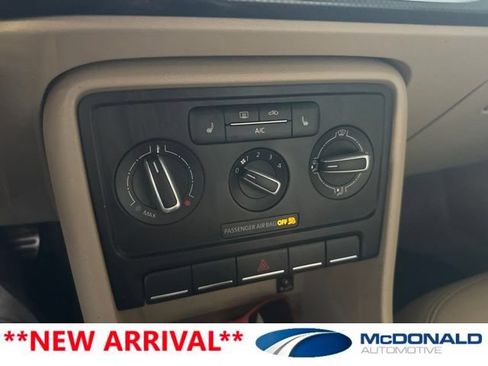 Used 2013 Volkswagen Beetle 2.0T FWD image 7