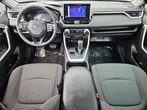 Used 2024 Toyota RAV4 XLE FWD image 22