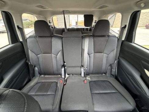 Used 2019 Subaru Ascent Premium image 13