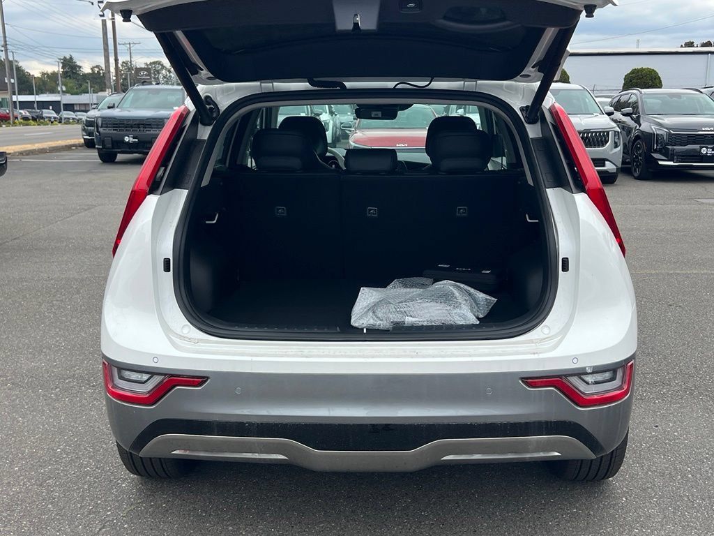 New 2026 Kia Niro Wave w/ Wave Preserve Package FWD image 11