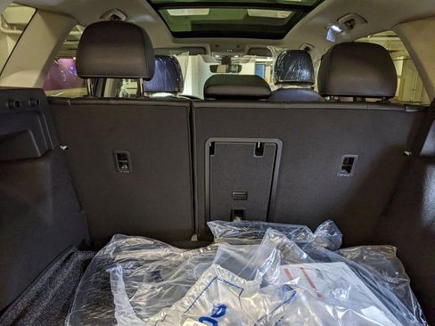 New 2026 Volkswagen Taos SE image 28